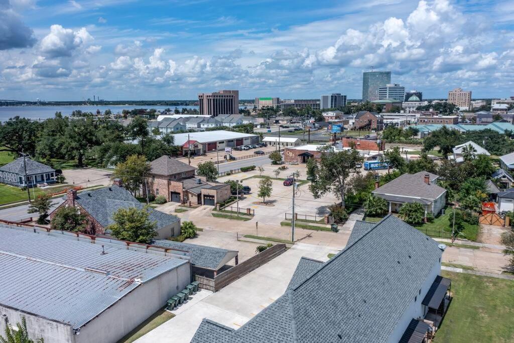 Bright Townhouse Downtown Charles Holiday home Lake Charles