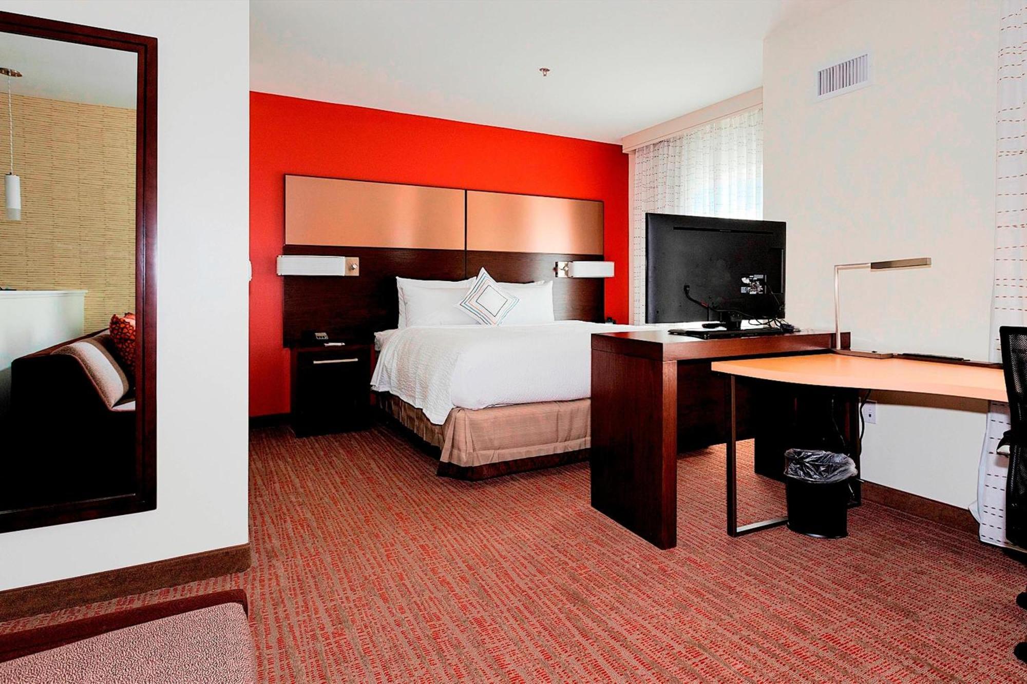 By Marriott Charles Hotel Lake Charles