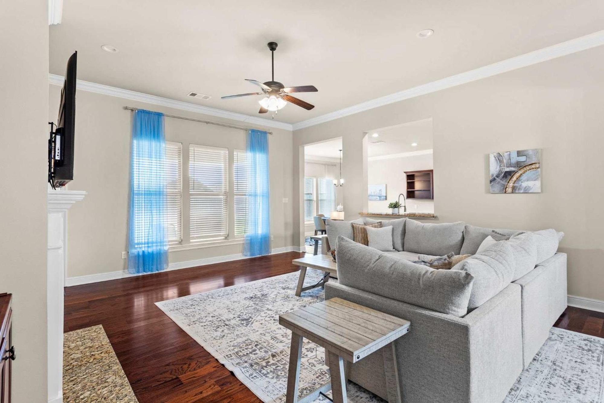 4 Bedroom Family In Charles La
