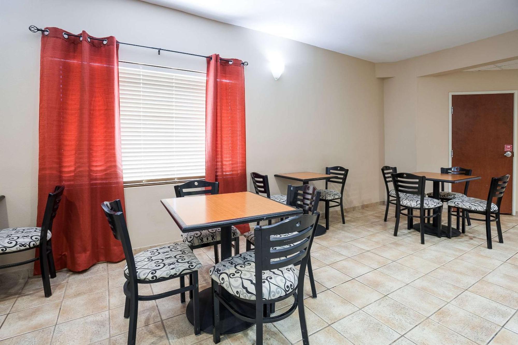 Hotel Quality & Charles South Lake Charles