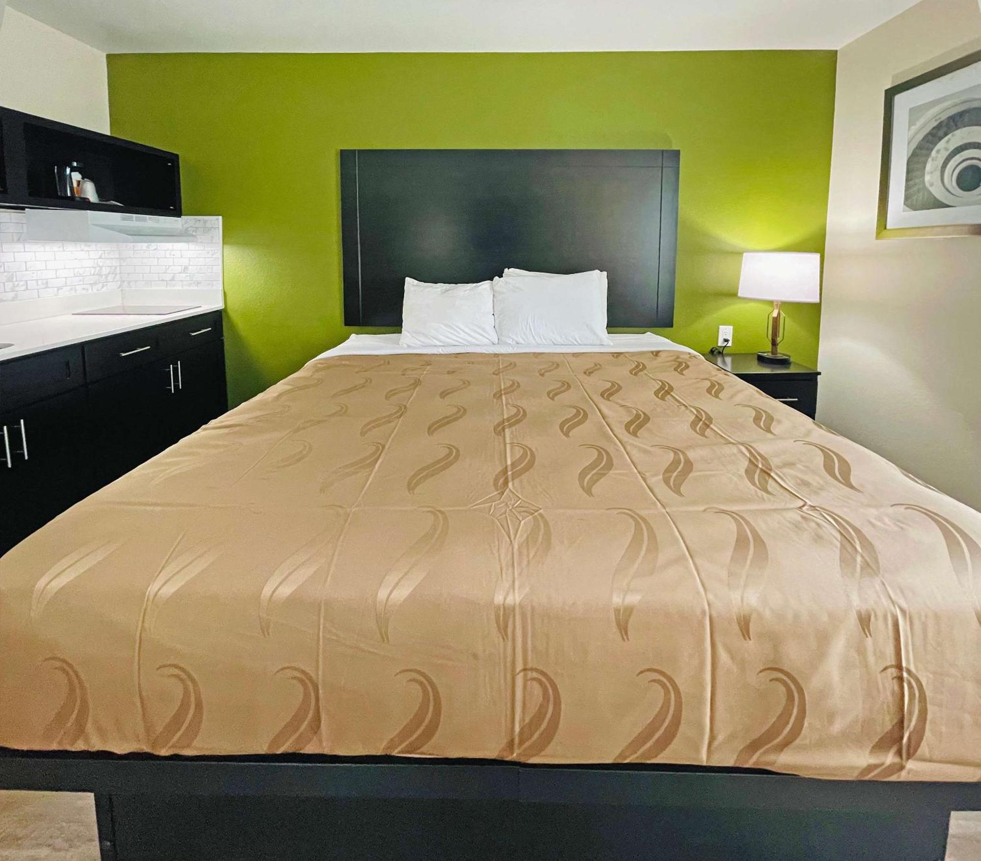 Hotel Quality & Charles South 3*