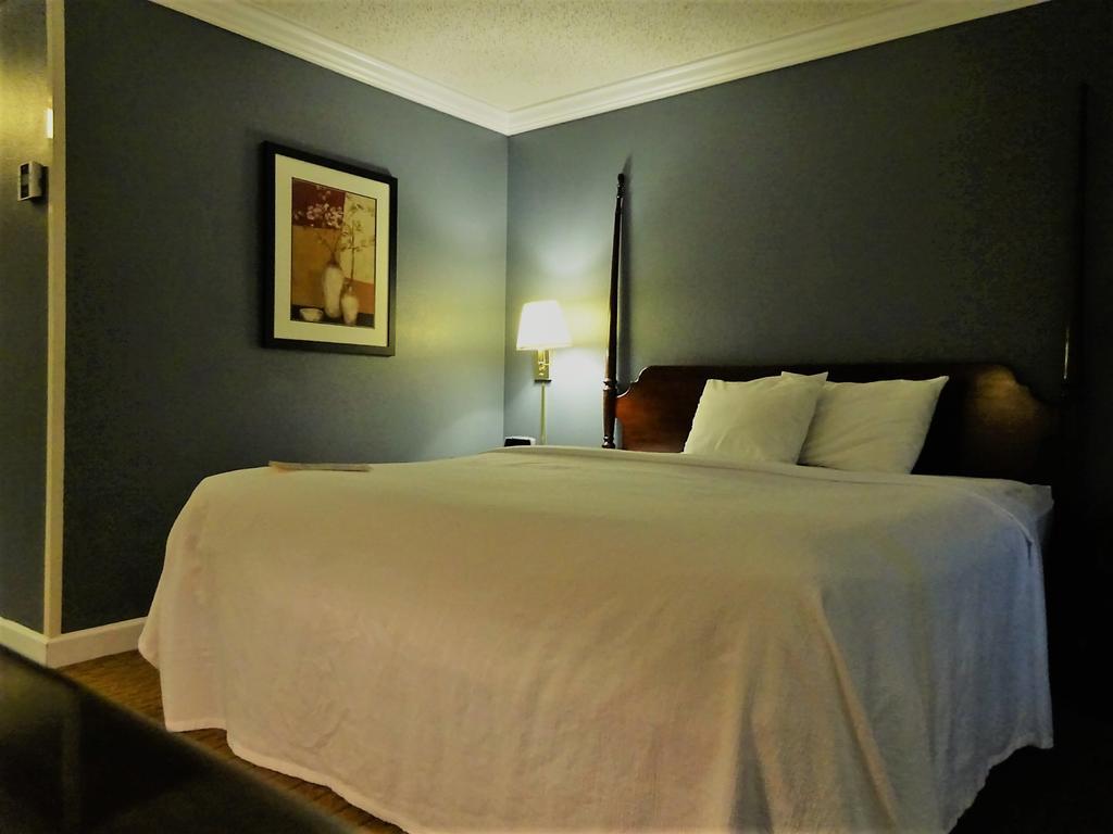 Richmond Hotel *