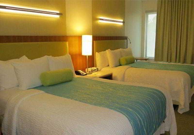 Hotel Springhill By Marriott Charles 3*