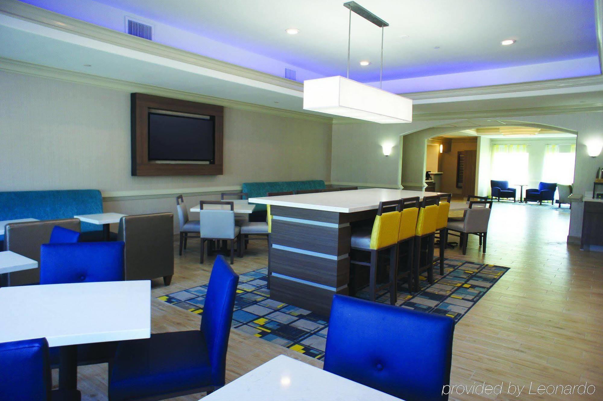 La Quinta By Wyndham Charles Casino Area Hotel