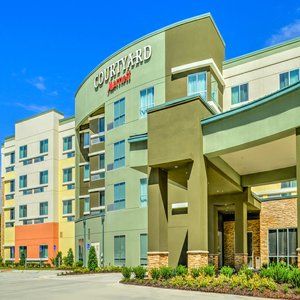 Courtyard Charles Hotel 3*