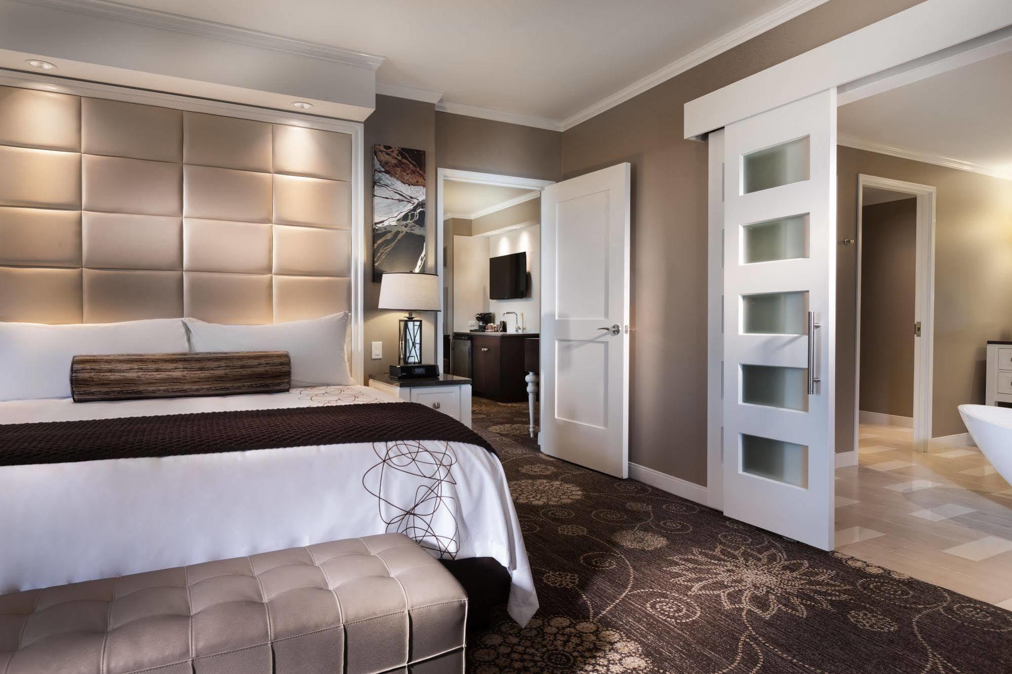 Resort Golden Nugget Charles
