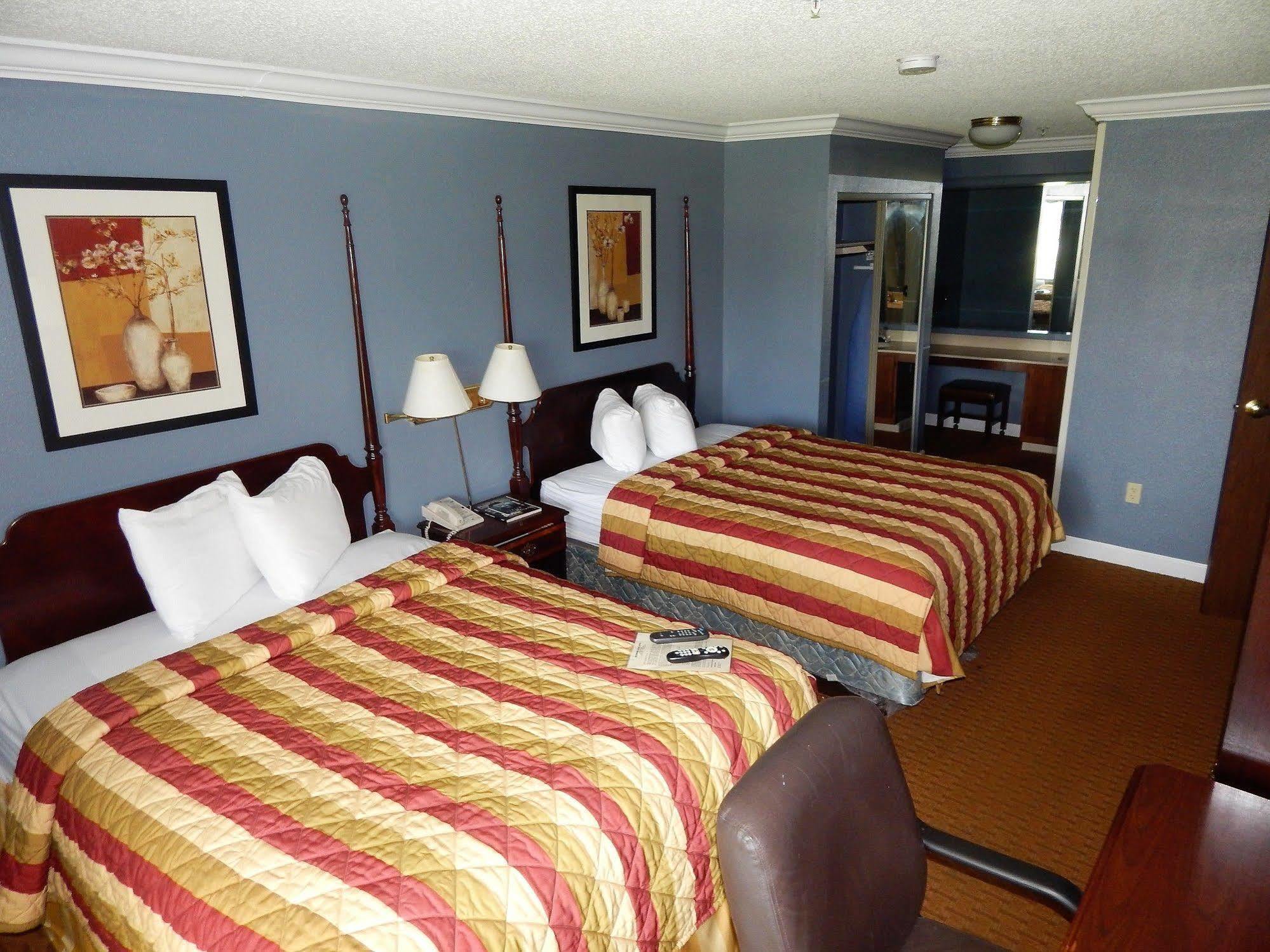 Richmond Hotel *