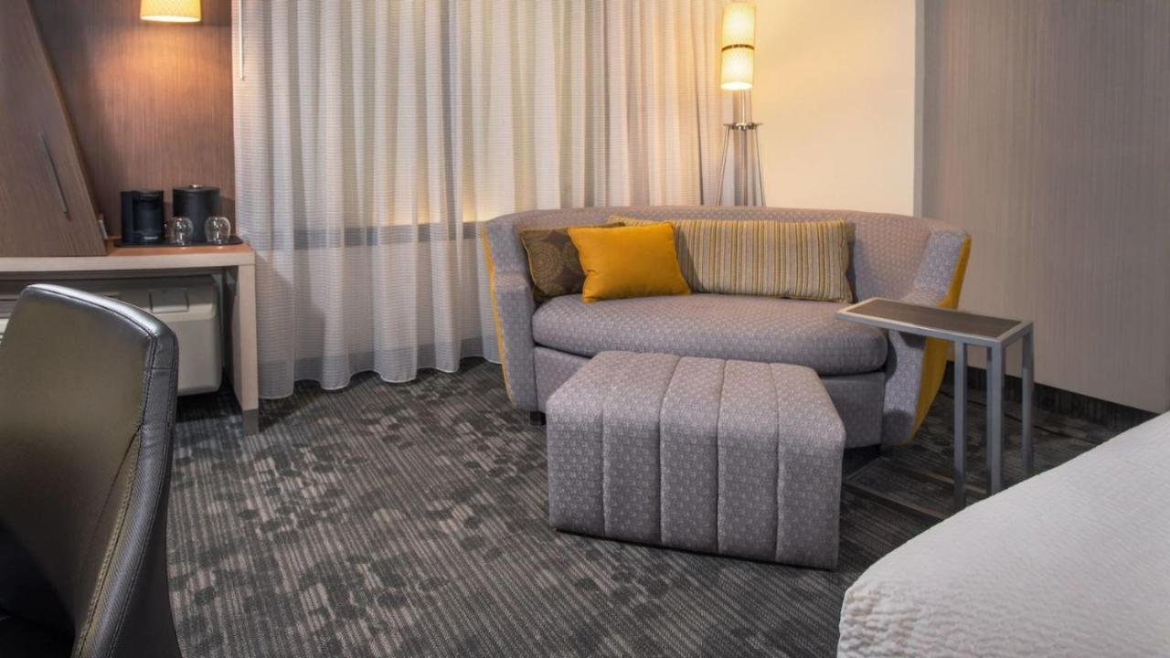 Hotel Courtyard Charles 3*
