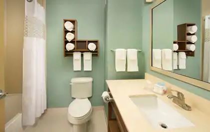 Inn Hampton Charles 3*