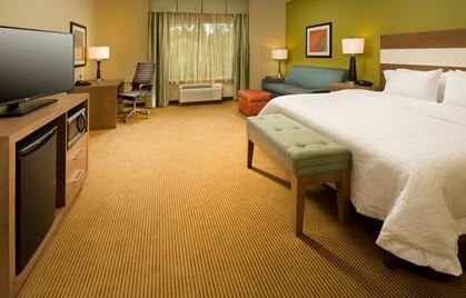 Hampton Charles Inn 3*