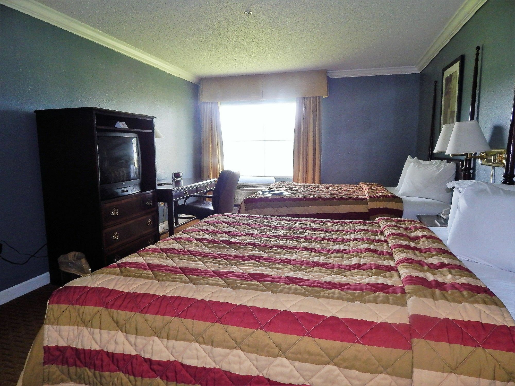 Richmond Hotel *