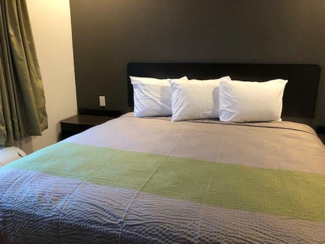6 Charles Hotel 2*