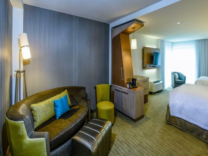 Hotel Courtyard Charles 3*