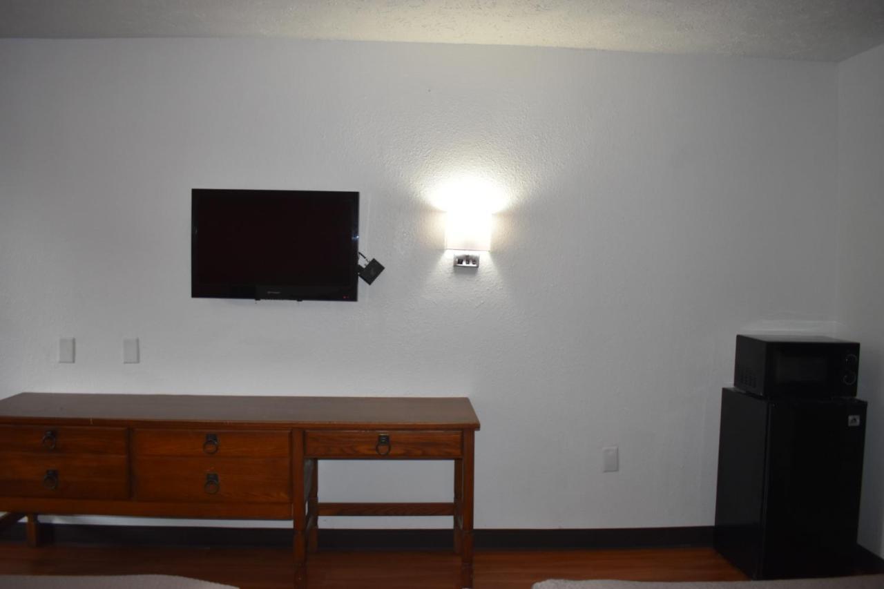 Hotel 6 Charles, La 2*